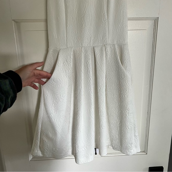 Urban Outfitters Quilted White High-neck Dress - Picture 2 of 7